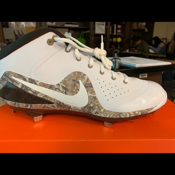 mike trout spikes 2019